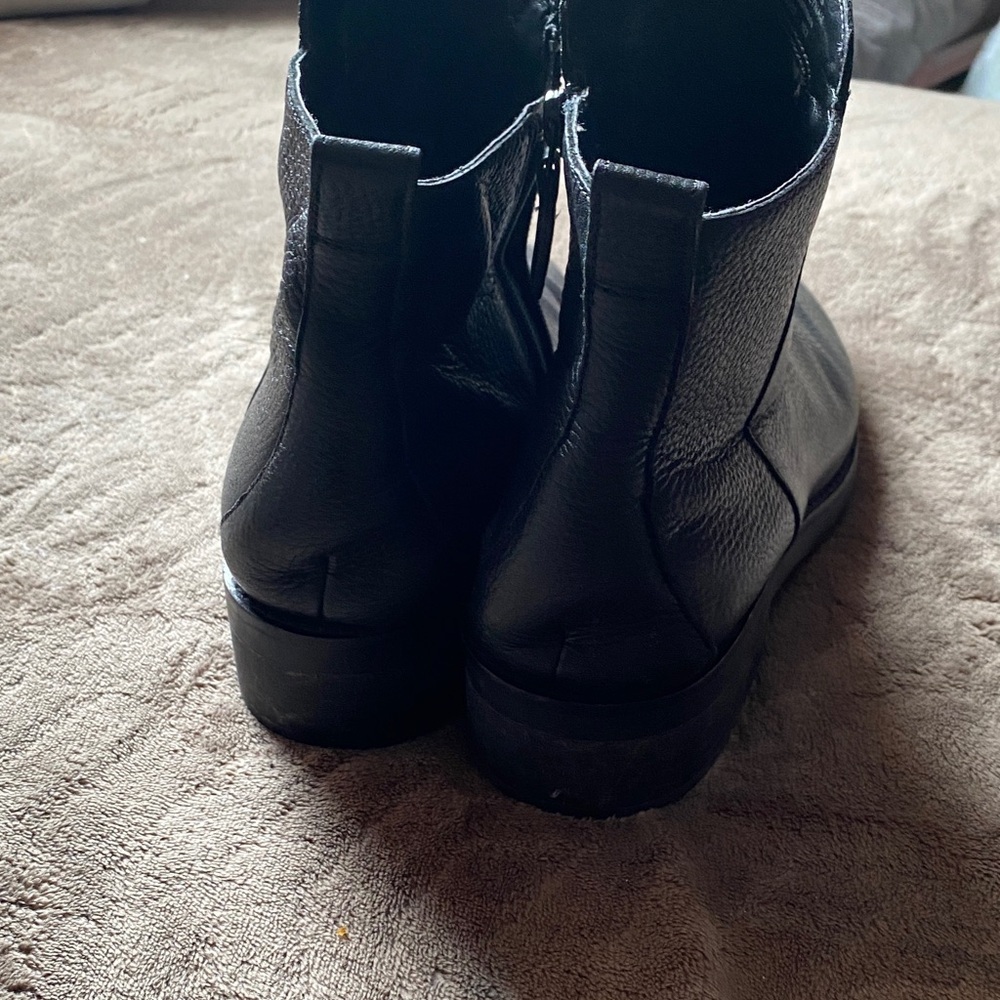 Cole Haan Sleek Black Leather Women’s Ankle Boots - Picture 4 of 5